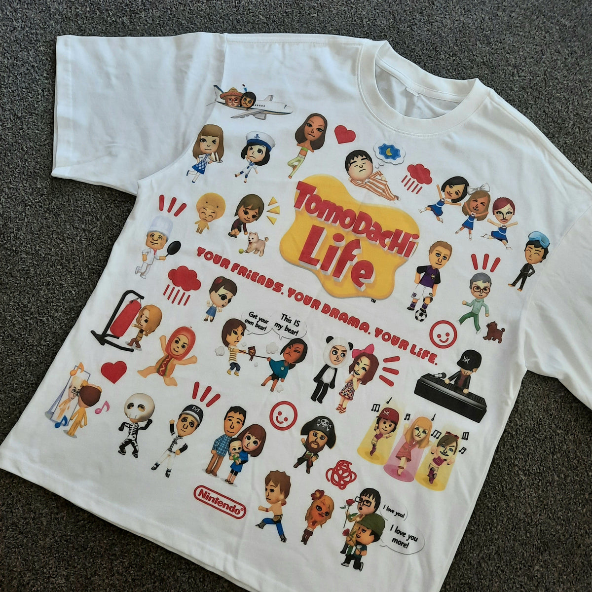 tomodachi JUMBO PRINT tee