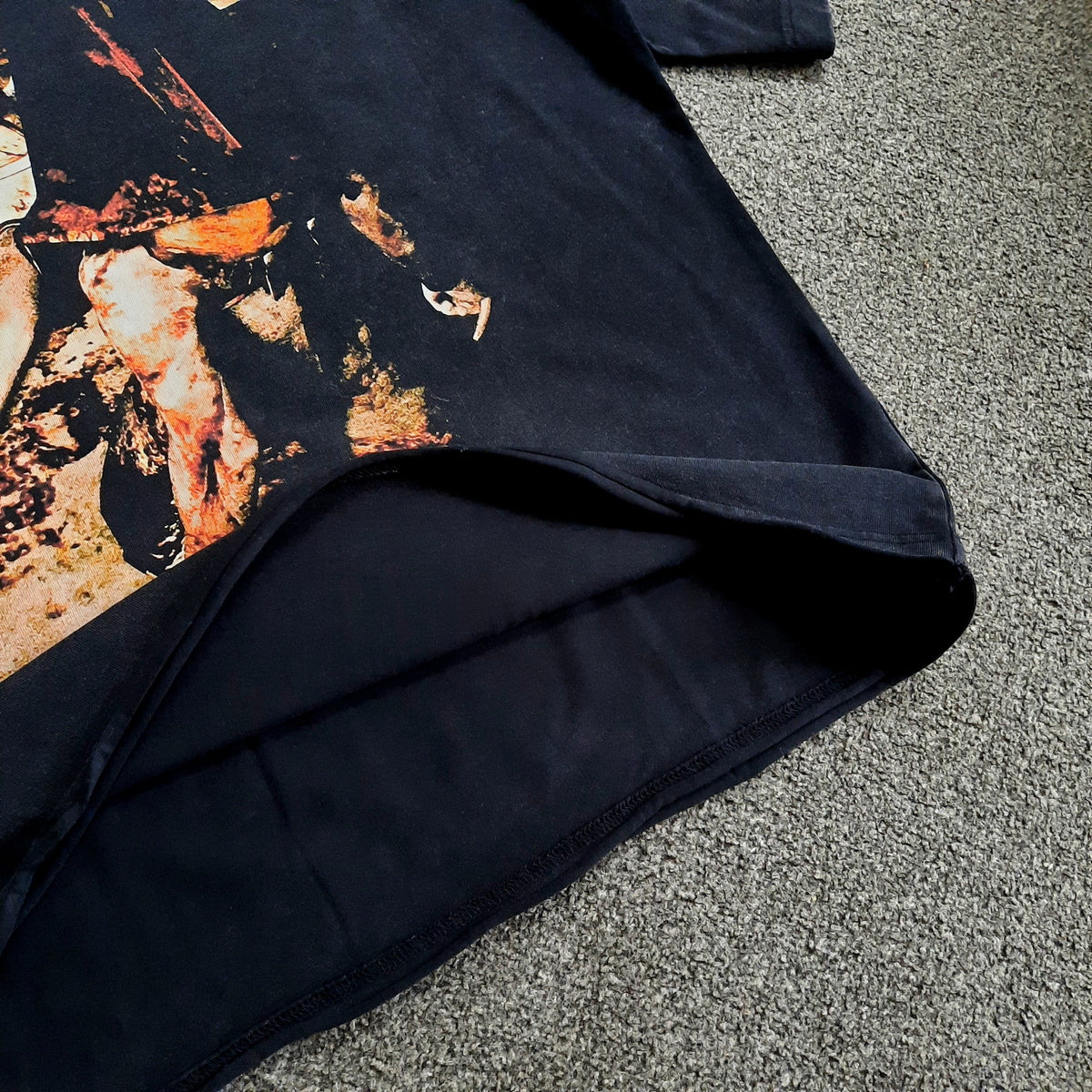 Red Pyramid Thing raw hem tee