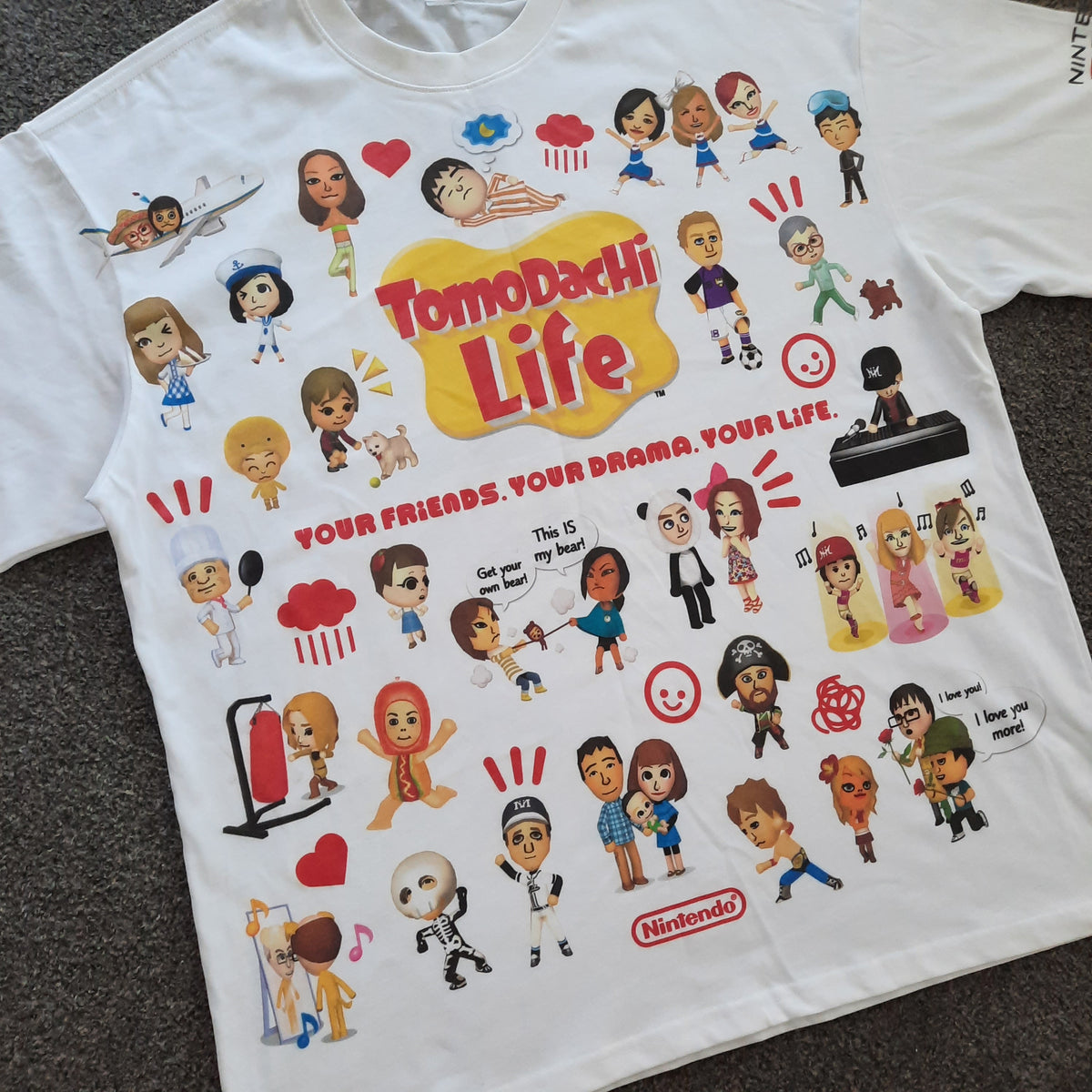 tomodachi JUMBO PRINT tee