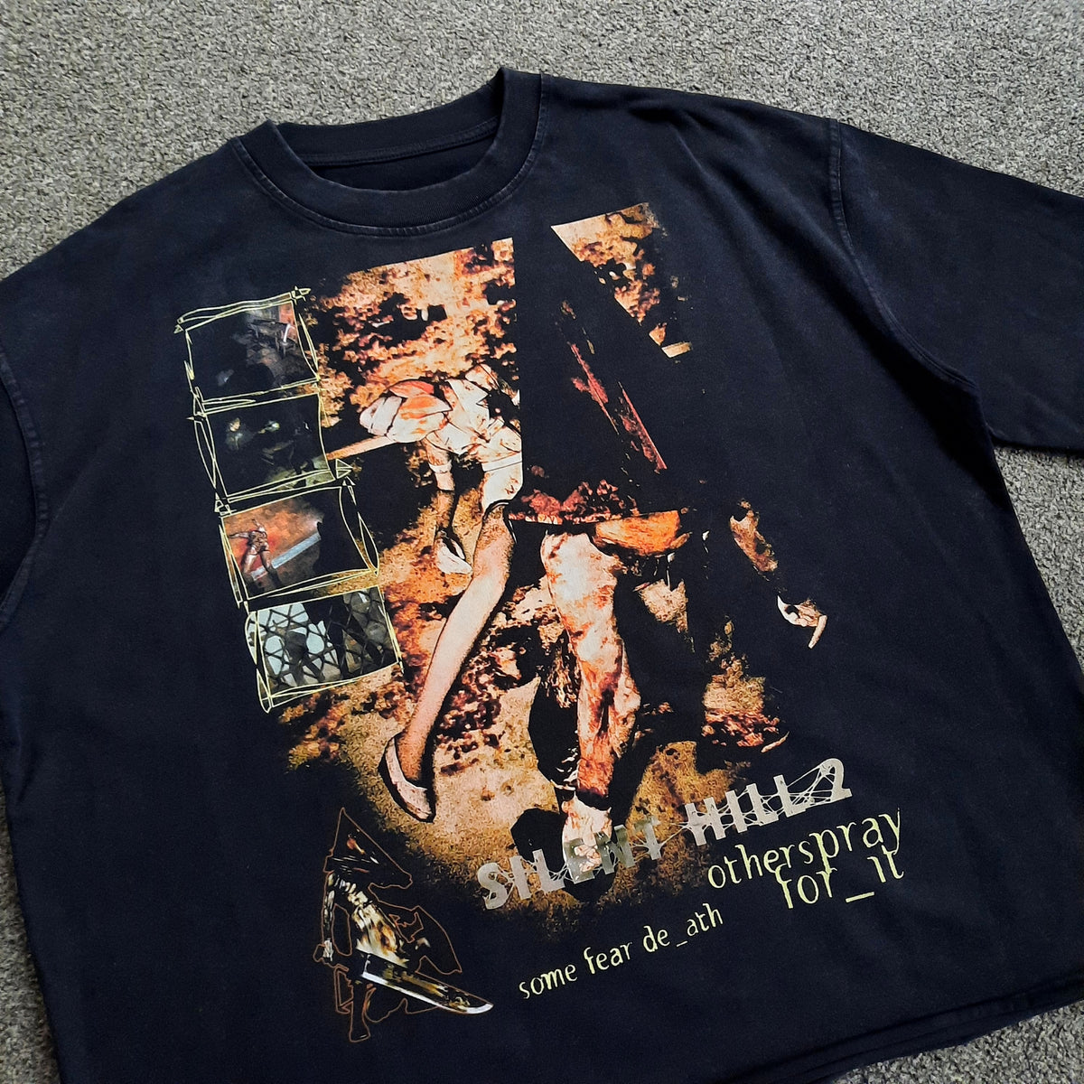 Red Pyramid Thing raw hem tee